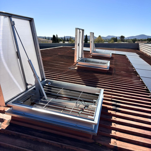 TRAPPE DE DESENFUMAGE SOLLIES PONT