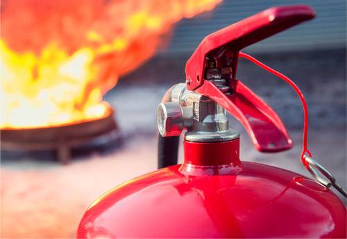 Formation manipulation des extincteurs : Apprenez à maîtriser les flammes en toute sécurité dans le var